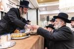 דינער און יארצייט סעודה בחצר הקודש בעלעד