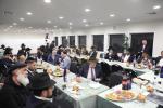 יארצייט סעודה פון הרה"ק ר' ישעי'לע קערעסטירער זי"ע ביי כ"ק אדמו"ר מזלאטשוב שליט"א אין פלעטבוש 