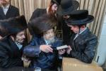 בר מצווה פון אור אייניקל פון הרה"ק רבי יעקב מאיר שעכטער שליט"א מיטן באטייליגונג פון דער מקובל הגה"צ רבי אביש ציינווירט שליט"א און המשפיע הגה"צ רבי צבי מאיר זילבערבערג שליט"א