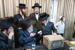בר מצווה פון אור אייניקל פון הרה"ק רבי יעקב מאיר שעכטער שליט"א מיטן באטייליגונג פון דער מקובל הגה"צ רבי אביש ציינווירט שליט"א און המשפיע הגה"צ רבי צבי מאיר זילבערבערג שליט"א