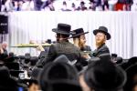  פולע גאלערי: עריכת שולחן הטהור ל"ג בעומר בחצר הקודש סאטמאר 