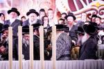  פולע גאלערי: עריכת שולחן הטהור ל"ג בעומר בחצר הקודש סאטמאר 