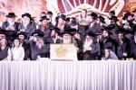  פולע גאלערי: עריכת שולחן הטהור ל"ג בעומר בחצר הקודש סאטמאר 