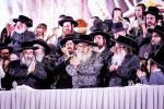  פולע גאלערי: עריכת שולחן הטהור ל"ג בעומר בחצר הקודש סאטמאר 