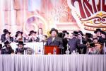 פולע גאלערי: עריכת שולחן הטהור ל"ג בעומר בחצר הקודש סאטמאר 