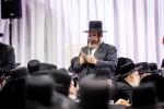  פולע גאלערי: עריכת שולחן הטהור ל"ג בעומר בחצר הקודש סאטמאר 