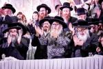  פולע גאלערי: עריכת שולחן הטהור ל"ג בעומר בחצר הקודש סאטמאר 