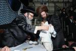 פולע גאלערי: הדלקה ביי הגה"צ ראש ישיבת סאטמאר בני ברק שליט"א 
