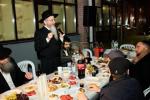 פולע אידן באטייליגן זיך ביים הדלקה לג בעומר אין מאסקעווע