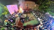 Main image for הדלקה לג בעומר בחצר הגה"צ רבי בנימין אייזענבערגער שליט"א 
