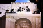 חלק ב' הדלקה בצל הרה"ק רבי יעקב מאיר שעכטער שליט"א 