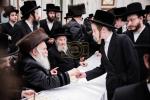 כ"ק אדמו"ר מבאבוב שליט"א באזוכט בבית מדרשו אין מאנסי לכבוד פסח שני