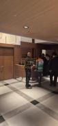 הונדעטער חסידי וויזניץ פרייען זיך יעצט מיט כ"ק אדמו"ר מוויזניץ שליט"א לרפואה שלמה צוריקקומען קיין ארץ ישראל 
