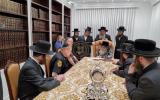 לאקאלע שעריפס פון סאליווען קאונטי זענען אריבערגעקומען צו כ"ק אדמו"ר מסאטמאר שליט"א אין בעפארשטייאונג צו די ארטיגע עלעקשאנס