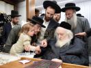 Main image for מעמד חאלאקע ביי כ"ק גאב"ד ירושלים שליט"א 