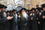 בילדער פון כ"ק אדמו"ר מצאנז שליט"א אין מירון