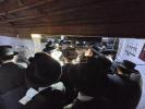 הרה"ג רבי יוסף חיים גרינוואלד שליט"א מיט א גרופע אידן זענען מתפלל על ציון קדשו פון הרה"ק רבי בונם פון פרשיסחא זי"ע