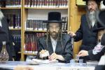הונדערטער אידן זענען מתפלל אויפן ציון ביים יארצייט פון הייליגן צדיק רבי שלומקע זוועהילער זי"ע בראשות כ"ק אדמו"ר מזוועהיל שליט"א 