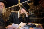 הונדערטער אידן זענען מתפלל אויפן ציון ביים יארצייט פון הייליגן צדיק רבי שלומקע זוועהילער זי"ע בראשות כ"ק אדמו"ר מזוועהיל שליט"א 