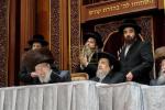 שמחת הברית פאר אור אייניקל פון כ"ק אדמו"ר מסלונים שליט"א, ווי די מוהל איז געווען ידיד נעוריו הרה"ק רבי יעקב מאיר שעכטער שליט"א 