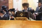 פולע גאלערי: הדלקה בחצר הקודש סקולען פון לעיקוואד