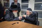 כ"ק אדמו"ר מצאנז שליט"א באזוכט ביי הגאון רבי דוב לאנדא שליט"א 