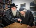 כ"ק אדמו"ר מצאנז שליט"א באזוכט ביי הגאון רבי דוב לאנדא שליט"א 