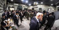 טויזנטער אידן ביים ציון הק' פון הרה"ק מבאבוב זצ"ל ליל ל"ג בעומר תשפ"ה