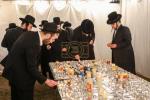 טויזנטער אידן ביים ציון הק' פון הרה"ק מבאבוב זצ"ל ליל ל"ג בעומר תשפ"ה