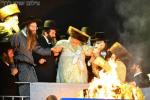 Main image for פולע גאלערי: הדלקה בחצר הקודש תולדות אברהם יצחק 