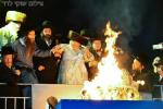 פולע גאלערי: הדלקה בחצר הקודש תולדות אברהם יצחק 
