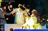 פולע גאלערי: הדלקה בחצר הקודש תולדות אברהם יצחק 