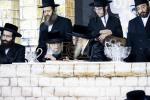 רייכע בילדער גאלערי פונעם הדלקה בראשות כ"ק גאב"ד סאטמאר מאנסי שליט"א 