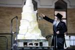 רייכע בילדער גאלערי פונעם הדלקה בראשות כ"ק גאב"ד סאטמאר מאנסי שליט"א 