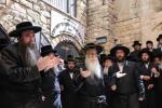 כ"ק אדמו"ר מצאנז שליט"א ביים ציון הרשב"י לכבוד די אפשערן פון א אור אייניקל