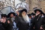 כ"ק אדמו"ר מצאנז שליט"א ביים ציון הרשב"י לכבוד די אפשערן פון א אור אייניקל