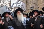 כ"ק אדמו"ר מצאנז שליט"א ביים ציון הרשב"י לכבוד די אפשערן פון א אור אייניקל