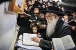 כ"ק אדמו"ר מצאנז שליט"א ביים ציון הרשב"י לכבוד די אפשערן פון א אור אייניקל