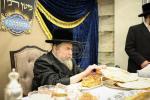 מעמד 'כולנו מסובין' - טיש פסח שני פאר תומכי קופת הקהילה והחזקת בו רחמסטריווקא בנשיאות כ''ק אדמו''ר מראחמסטריווקא שליט''א