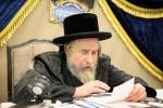 מעמד 'כולנו מסובין' - טיש פסח שני פאר תומכי קופת הקהילה והחזקת בו רחמסטריווקא בנשיאות כ''ק אדמו''ר מראחמסטריווקא שליט''א