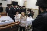 כ"ק אדמו"ר מדושינסקיא שליט"א מיט חסידים מוצאי שבת אין הר יונה