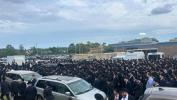 הונדערטער אידן ביים לויה פון הבחור רפאל פאם ע"ה