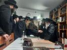 כ"ק אדמו"ר מדושינסקיא שליט"א באזוכט ביי כ"ק גאב"ד מאקאווא שליט"א 