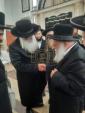 כ"ק אדמו"ר מדושינסקיא שליט"א באזוכט ביי כ"ק גאב"ד מאקאווא שליט"א 