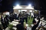 כ"ק אדמו"ר מסערעט וויזניץ שליט"א מתפלל ביים ציון פון הרה"ק אהבת ישראל מוויזניץ זצ"ל לרגל די יארצייט 