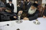 האדמו"ר מתולדות אברהם יצחק שליט"א ביי ביקור גומלין ביי כ"ק אדמו"ר מדושינסקיא שליט"א אין הר יונה