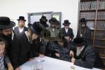 האדמו"ר מתולדות אברהם יצחק שליט"א ביי ביקור גומלין ביי כ"ק אדמו"ר מדושינסקיא שליט"א אין הר יונה