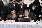  הרה"ק רבי יעקב מאיר שעכטער שליט"א ביי סיום ששה סדרי משנה שנלמד בשיעור ע"י בנו הרב נתן יצחק שליט"א אין כולל שומרי החומות בבתי אונגרין