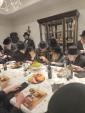 כ"ק אדמו"ר מסאטמאר שליט"א ביים באנקעט לטובת מוסדות סאטמאר אין לעיקוואד, אין שטוב פון הרבני החשוב ר' יצחק שלום ווערטהיימער הי"ו, בילדינג אדמיניסטראטאר פון מוסדות סאטמאר וויליאמסבורג:  