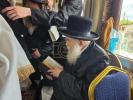 כ"ק גאב"ד מאקאווא שליט"א אויפן וועג צו וויילן שבועות אין מעזיבוש